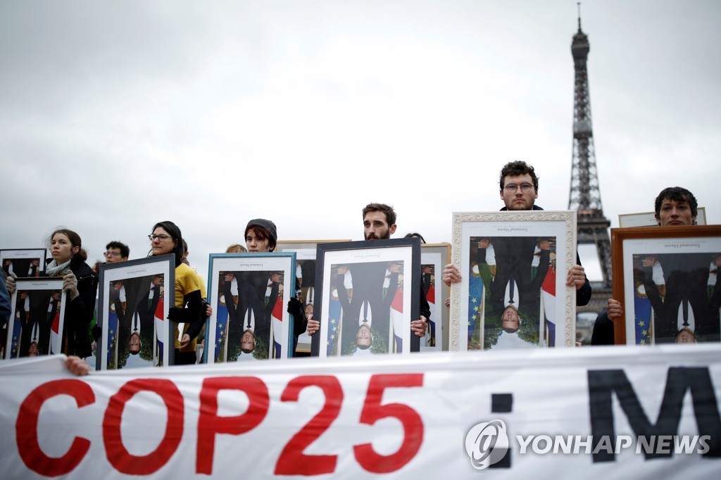 CLIMATE-CHANGE/DEMO-MACRON