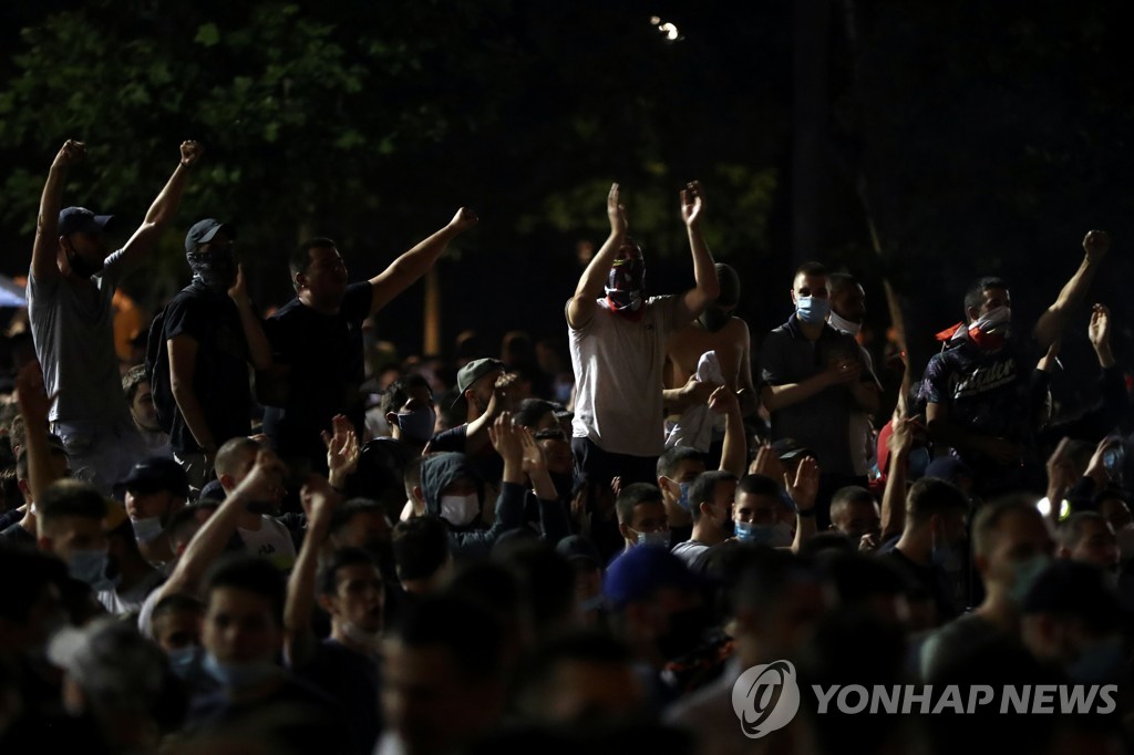 HEALTH-CORONAVIRUS/SERBIA-PROTESTS