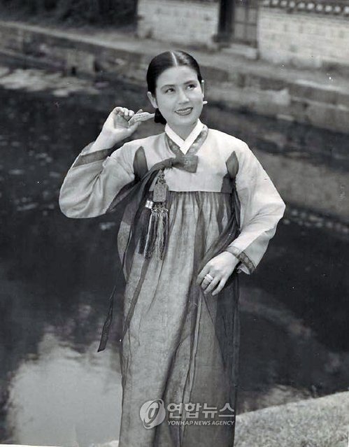 (6.25) 1953년 영화배우 최은희 2