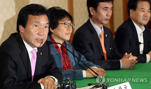 인사말하는 손학규 대표