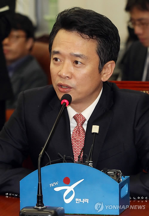 남경필, 외통위원장직 사임