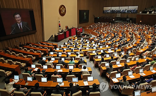 19대 전반기 국회의장으로 선출된 강창희 의원