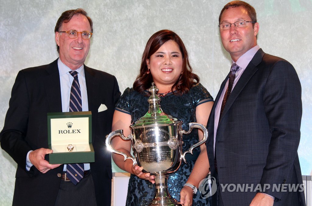 박인비(KB금융그룹)는 올해 메이저대회 3연승을 포함해 시즌 6승을 올리며 한국 선수로서는 최초로 LPGA 투어 올해의 선수상을 받았다. <<연합뉴스DB>>