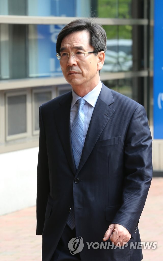 검찰 출석하는 이종철 부산도시공사 전 사장