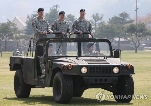 사열하는 미국의 별들