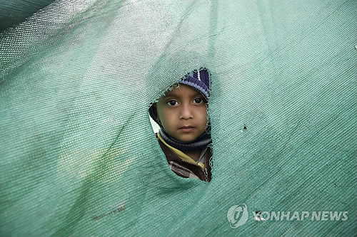 대참사 속 아이의 눈빛…