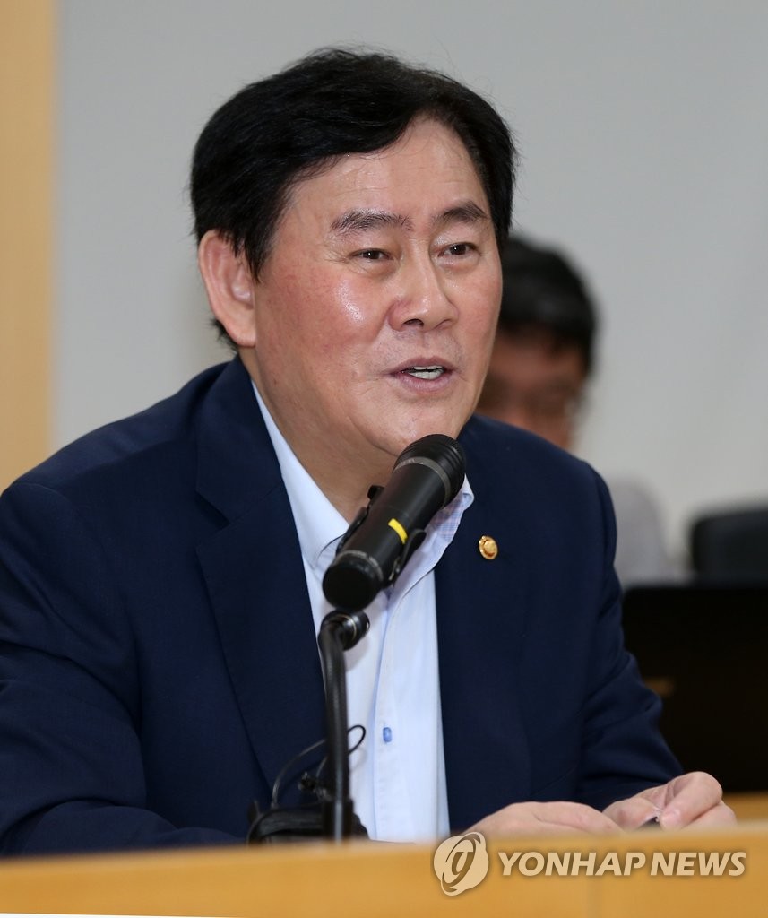최경환 "노동개혁·남북합의, S&P 등급상승 모멘텀 됐다" - 1