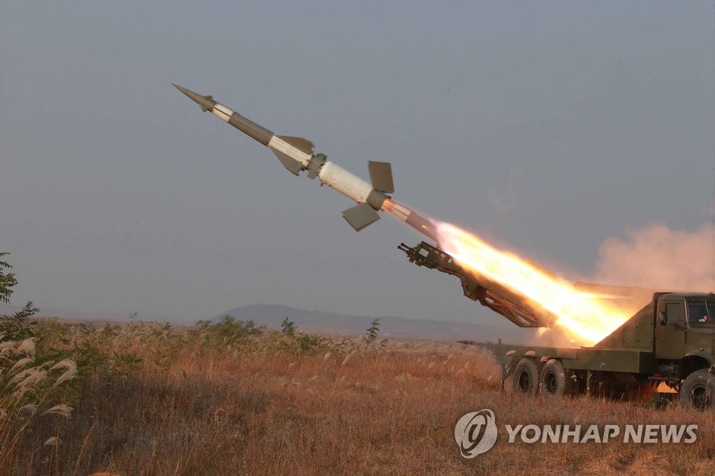 북한군 '고사로켓' 사격훈련