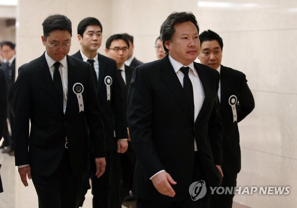 빈소 찾은 최철원 M&M 전 대표
