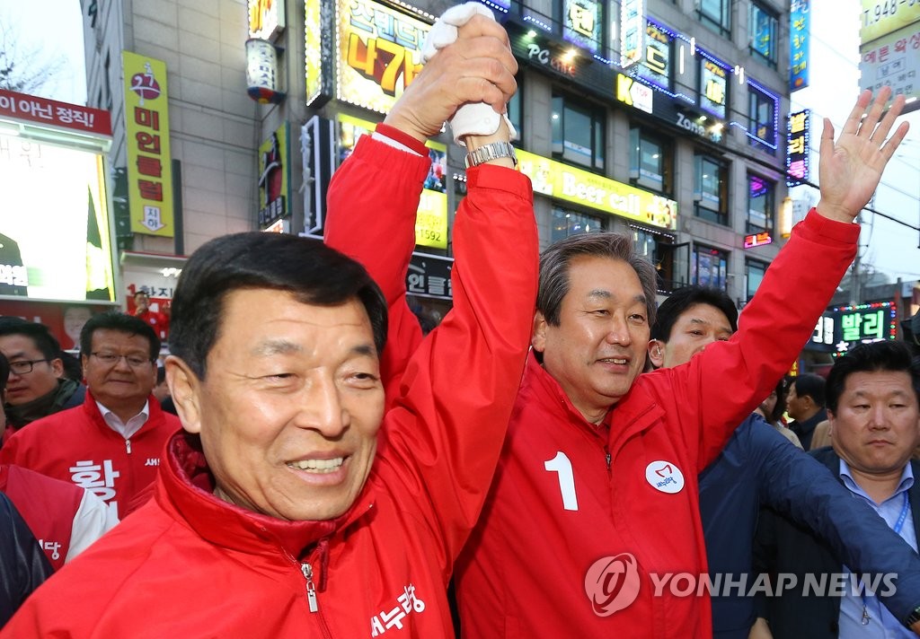 4·13 총선 당시 황진하 전 의원(좌)과 김무성 의원(우)
