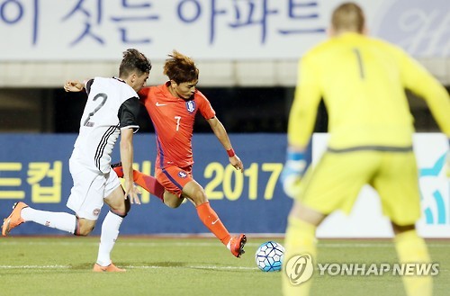 슛 시도하는 문창진