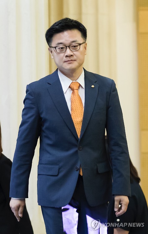 한국은행에 파견돼 공로상 받은 김정관 자본시장부장