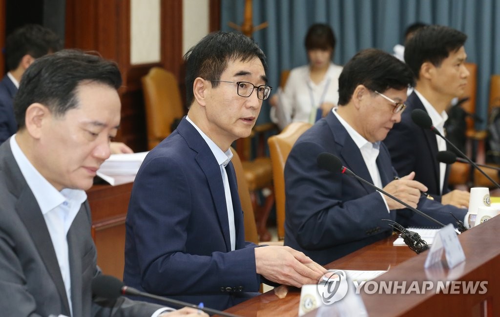 모두발언하는 이 부총리