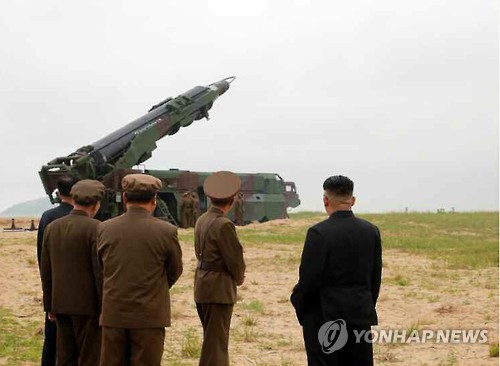 北, 중장거리 미사일 '화성-10' 시험발사 사진 공개
