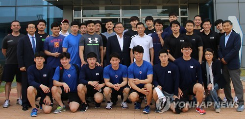 아이스하키 대표팀과 정몽원 아이스하키협회장