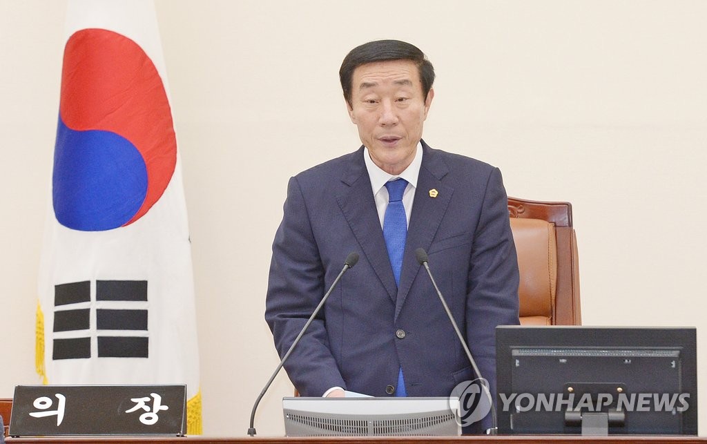 신관홍 제주도의회 의장