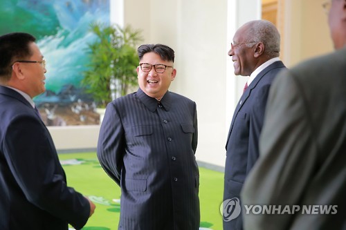 김정은 위원장, 쿠바 특사 일행 접견