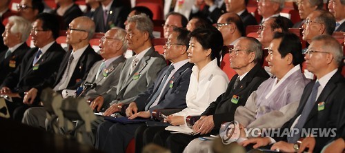 '헬조선' 정면비판한 朴대통령, 신산업창출·노동개혁에 강조점 - 3