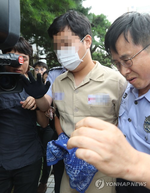 영장실질심사 마친 '청담동 주식부자' 이모씨