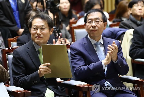 박원순 서울시장(오른쪽)과 조희연 서울교육감(왼쪽