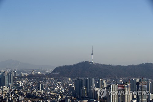 <날씨> 구름 살짝 낀 포근한 가을…서해안 옅은 황사(27일) - 1