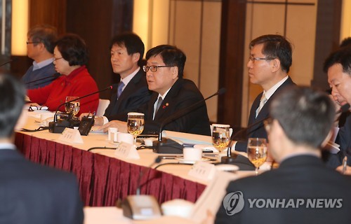 인사말 하는 정진엽 장관