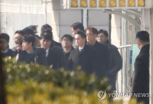 압수수색 철수하는 특검팀