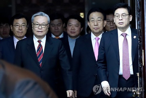 연찬회 참석하는 새누리 지도부
