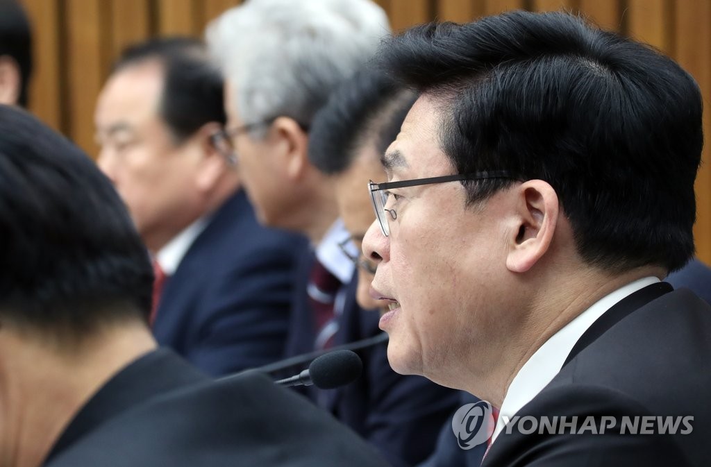 정우택 "여야 4+4 대연석회의 제안"