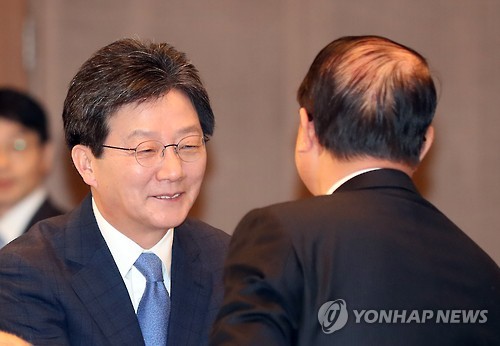 인사 나누는 유승민