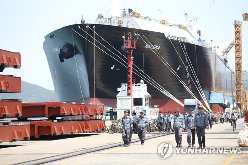 대우조선 근로자들 "채무재조정 다행"