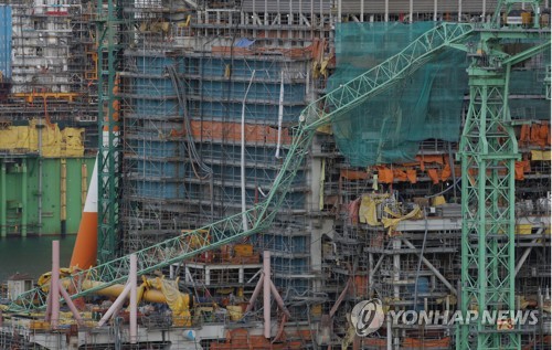 맥없이 쓰러진 삼성중공업 타워 크레인