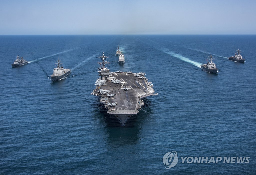 미 핵항모 칼빈슨-해군 합동훈련