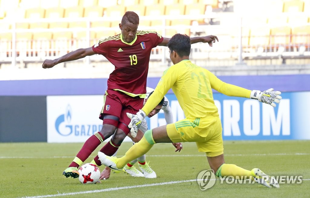 코르도바, 골키퍼는 가볍게 제치고!
