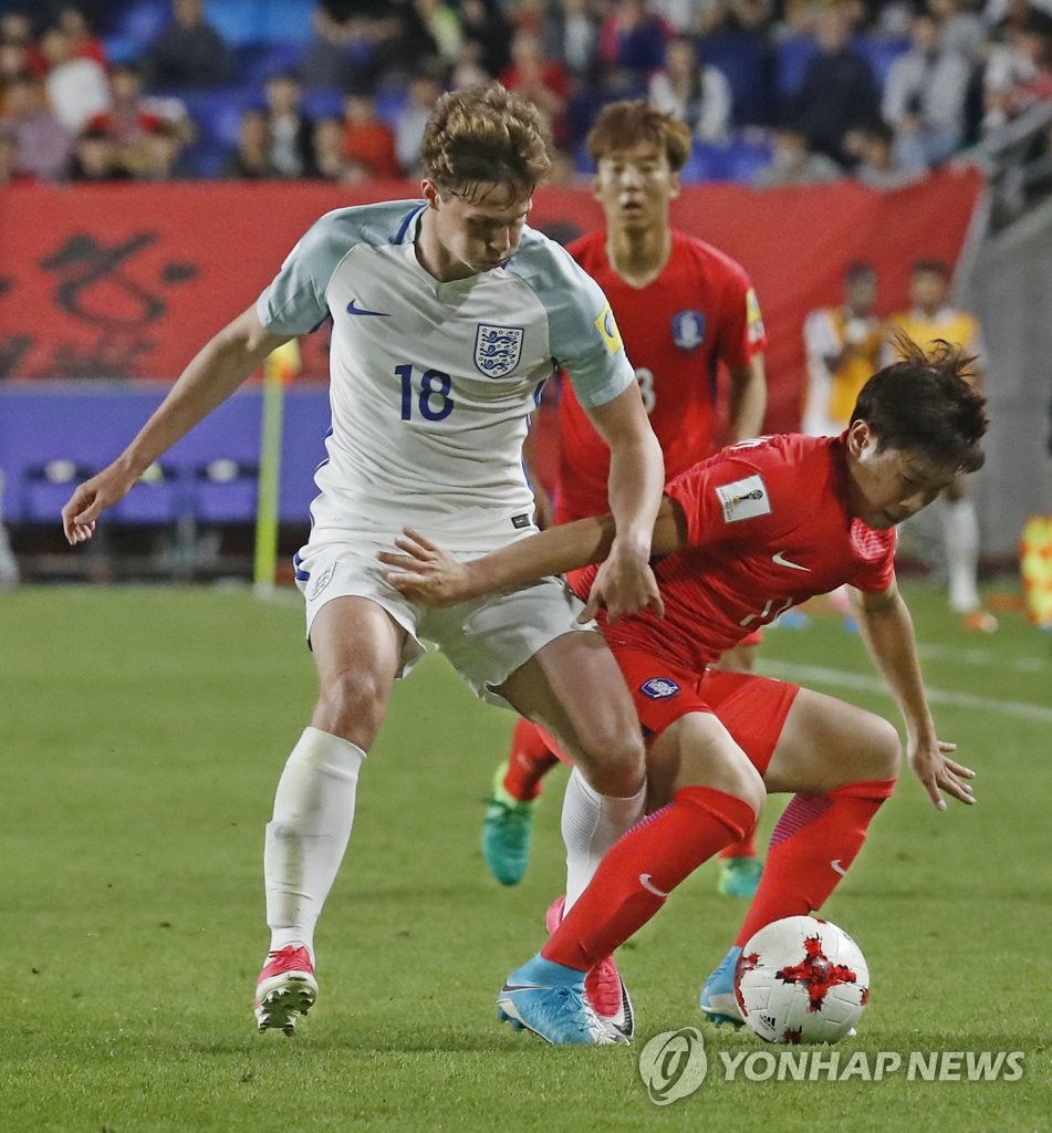 공 따내는 하승운