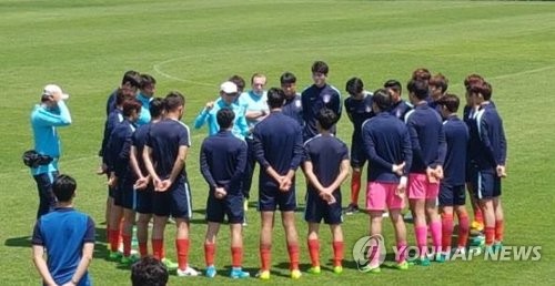 신태용호, 잉글랜드전 패배 후 차분한 회복훈련