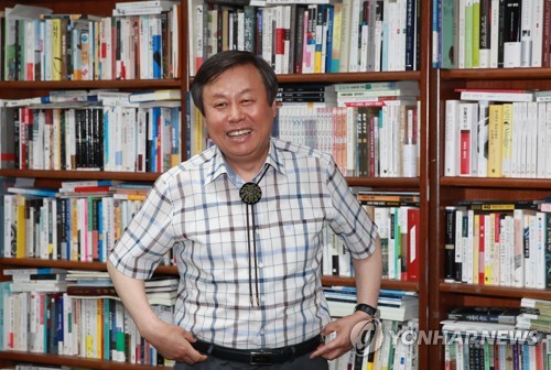 미소짓는 도종환 문화부 장관 후보자