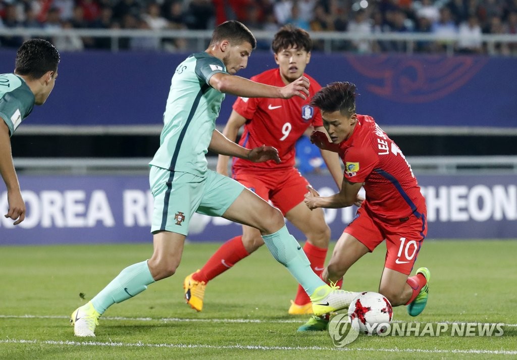 넘어지는 이승우