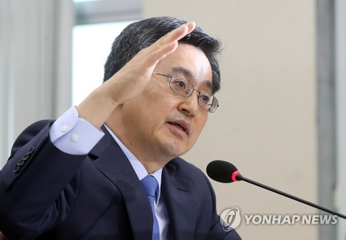 답변하는 김동연 후보자