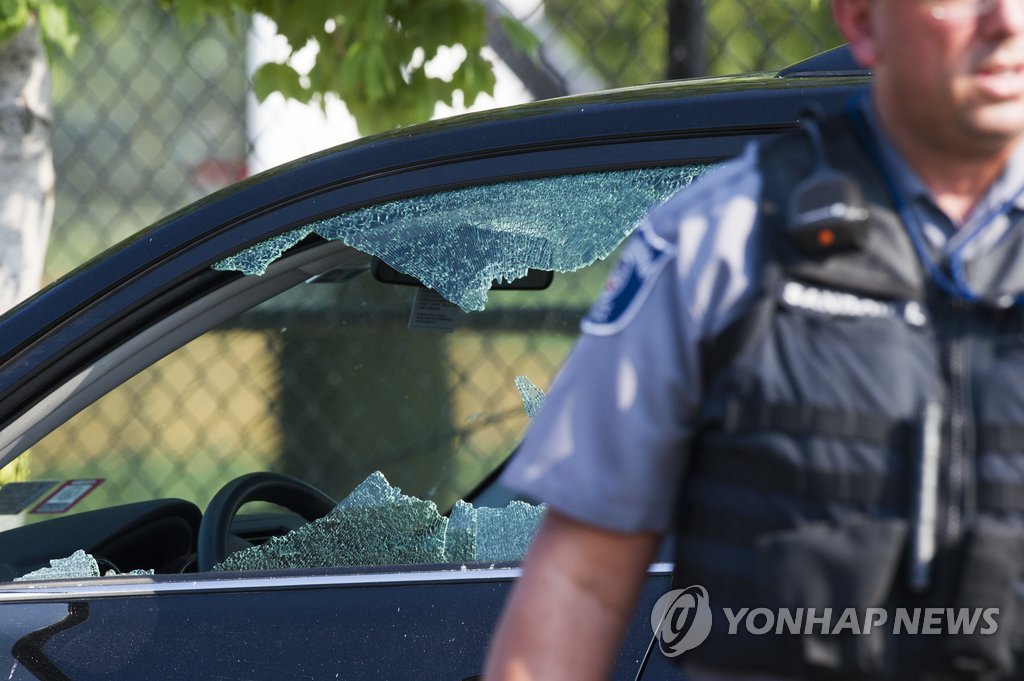 美버지니아 야구장 총기난사로 파손된 차량