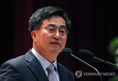 취임사 하는 김동연 부총리