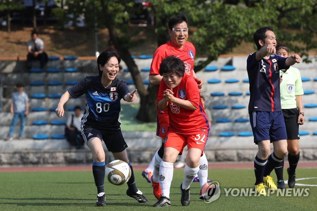 国会議員らサッカー韓日戦
