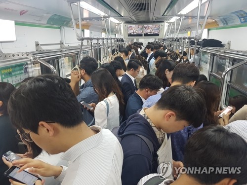 서울 지하철 2호선 강남역서 전동차 고장