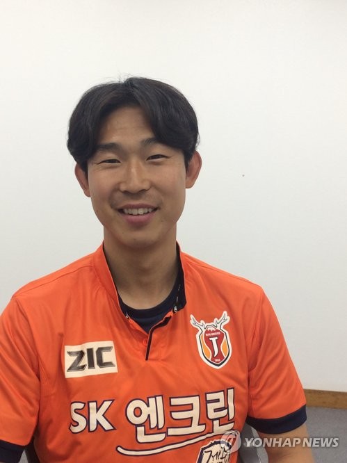 제주로 돌아온 윤빛가람