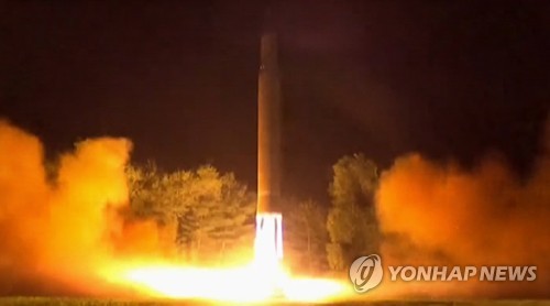 북한, '화성-14'형 2차 시험발사 영상 공개