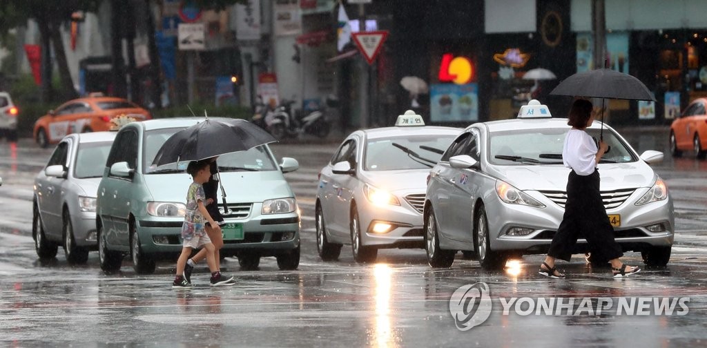 비 내리는 서울