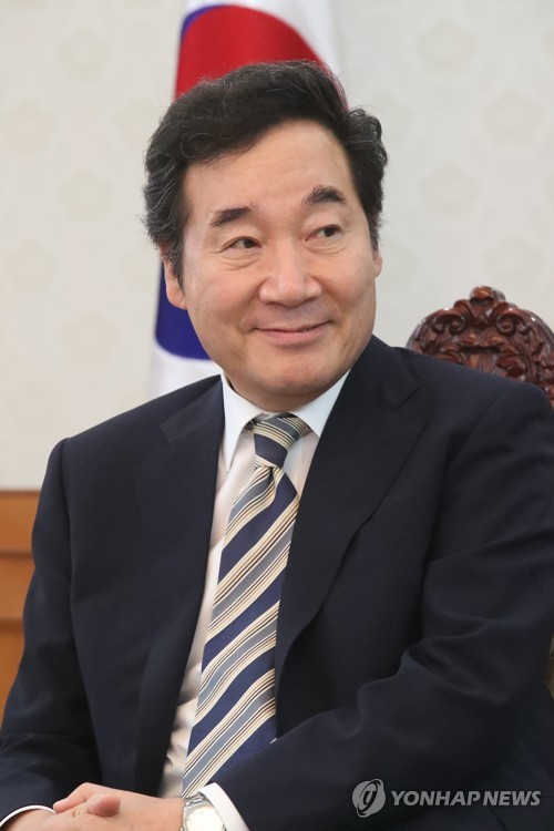 연합뉴스와 단독 인터뷰하는 이낙연 총리