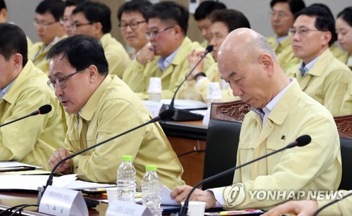 업무보고 참석한 유영민 과기정통부장관과 이효성 방송통신위원장