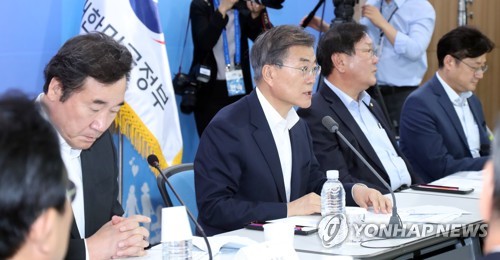 발언하는 문 대통령