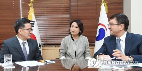 환담하는 김동연-쿠츠카로프 부총리